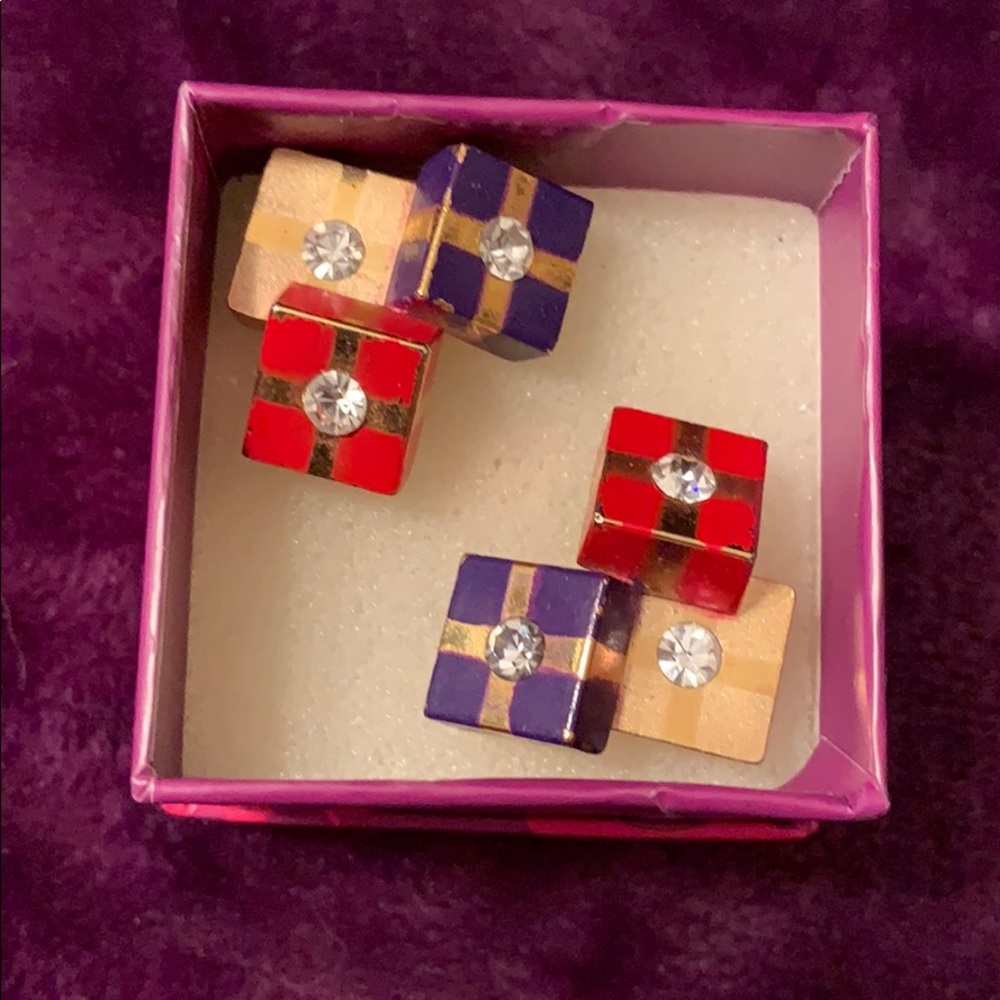 Christmas package stud earrings, 3/4”